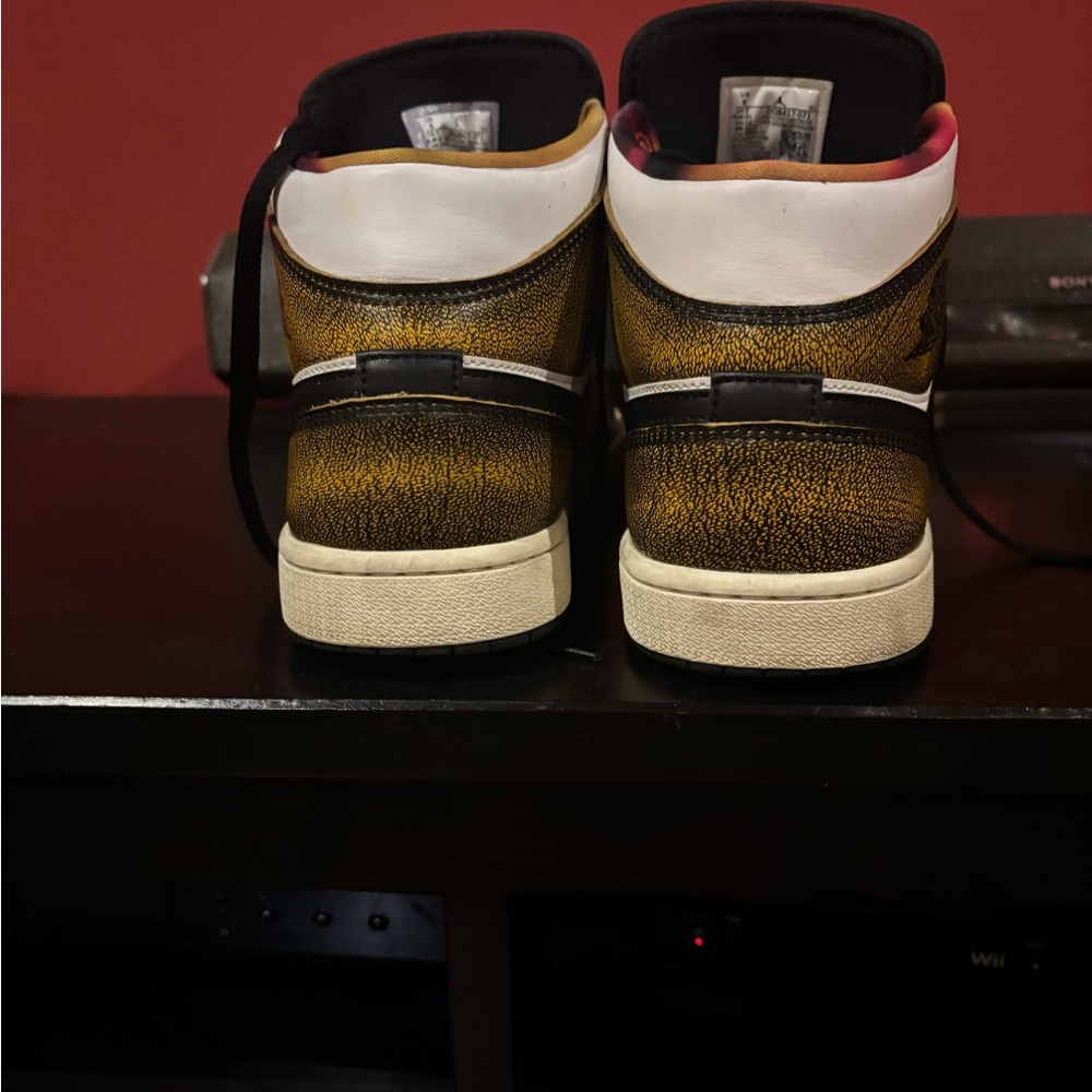 Air Jordan Mid SE Rare - Picture 6 of 12